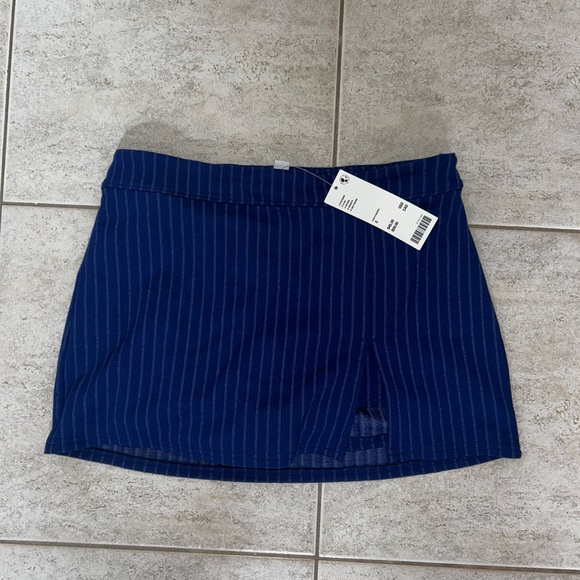 NWT Urban outfitters grace skort!! - Picture 2 of 4